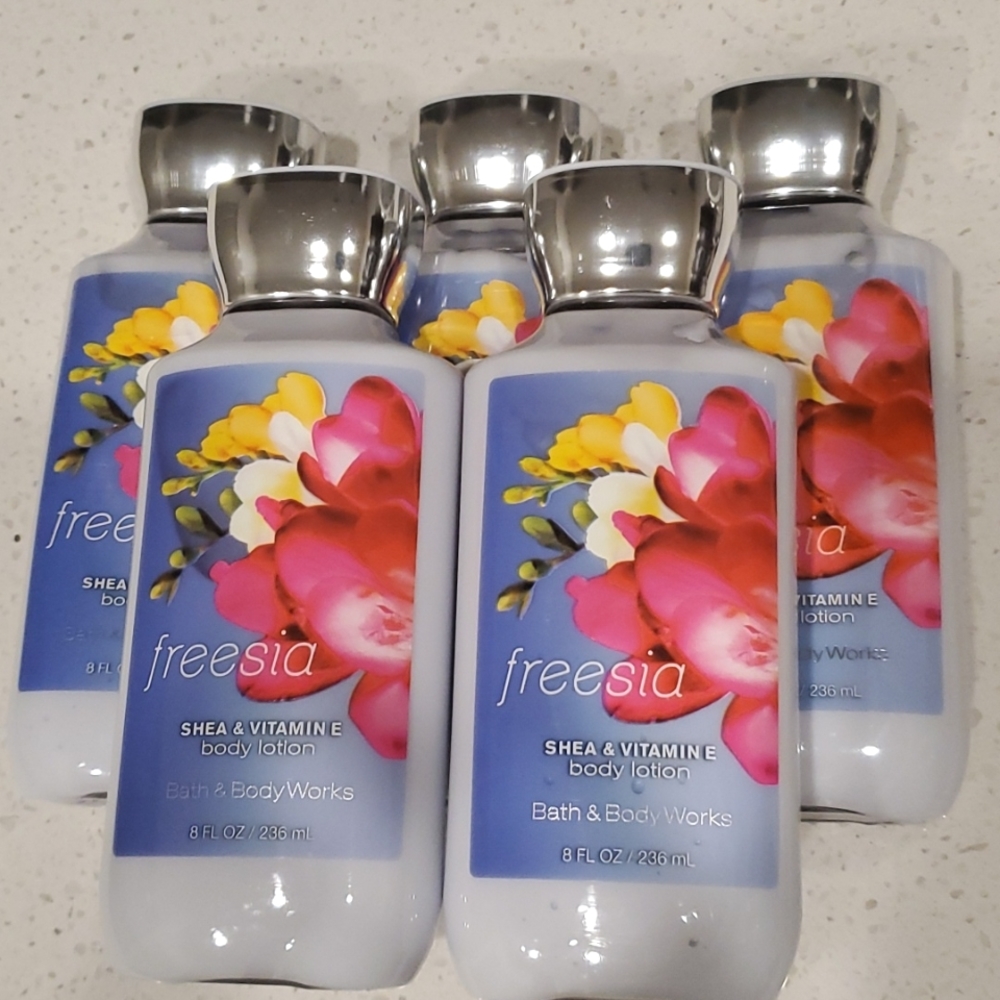 Freesia Body Lotion Bath and Body Works ×5